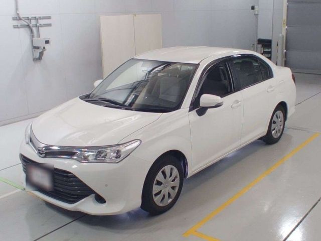 30122 Toyota Corolla axio NRE161 2016 г. (CAA Chubu)